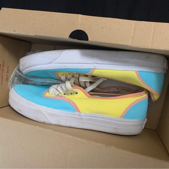 Hand painted Vans - Picture 4 of 12